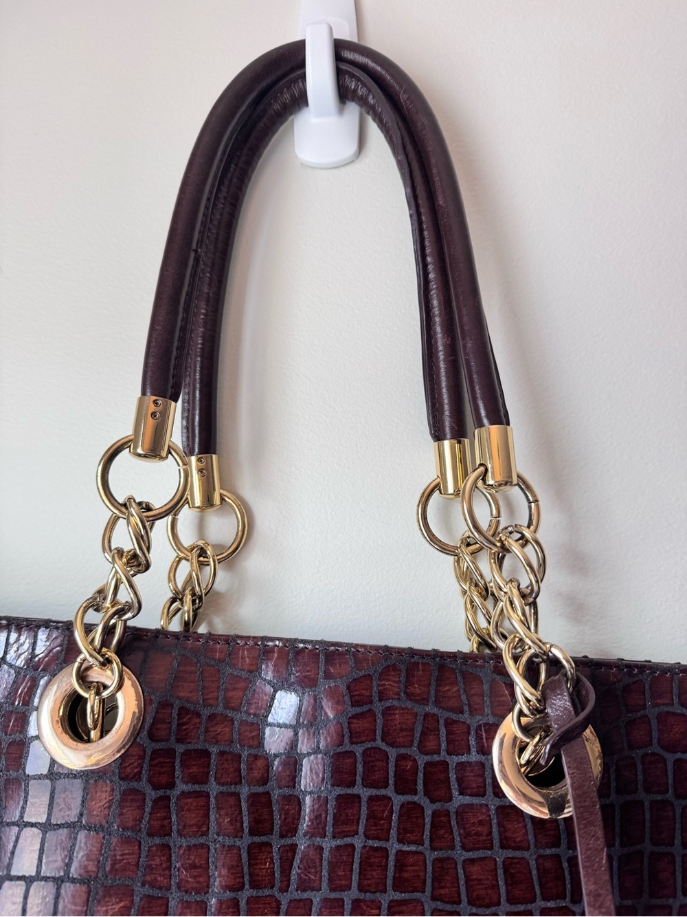 Cynthia Rowley Brown Genuine Leather Croc-Embossed Large Tote with Gold Hardware - Picture 4 of 16